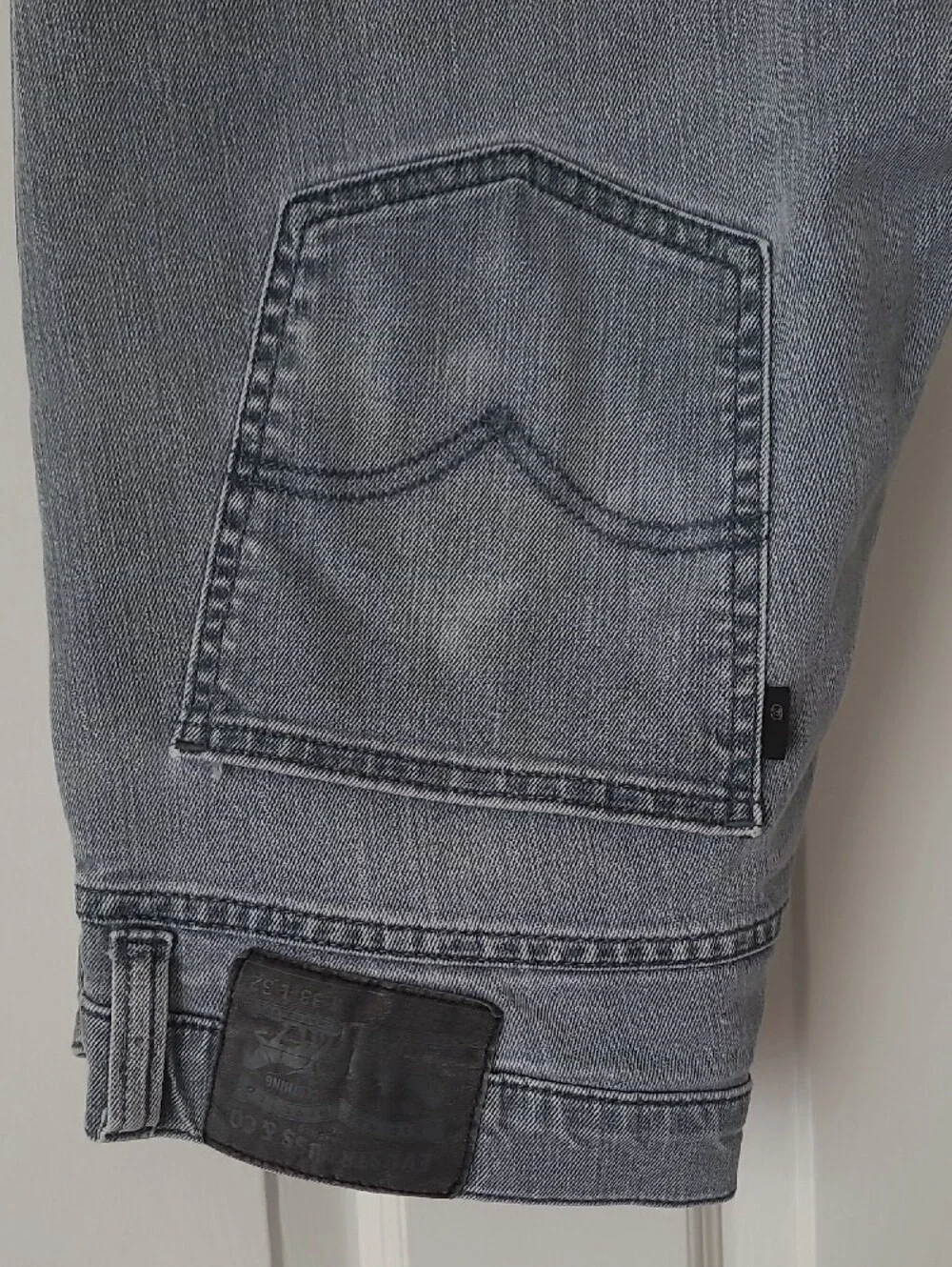 Levi's Men’s Light Wash Relaxed Straight Jeans
